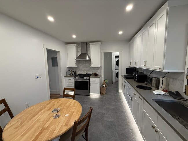 Photo - 39 Langley Rd Unit 2