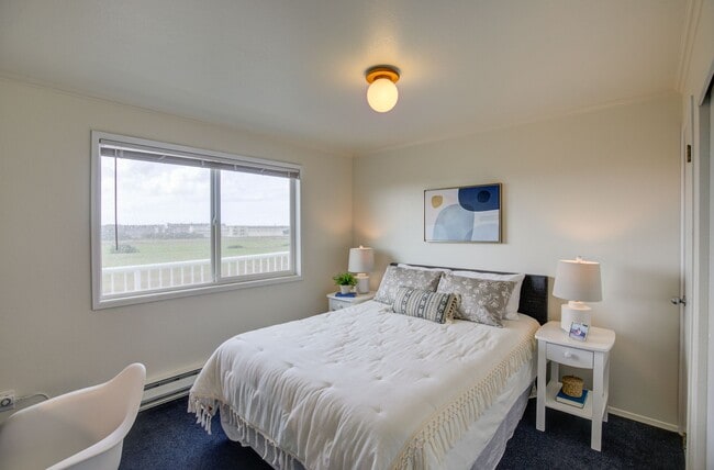 Bedroom - 605 Point Brown Ave NW