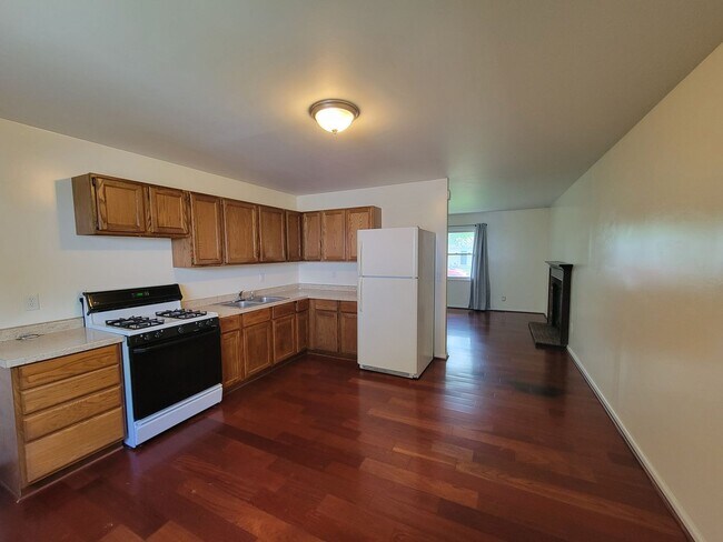 Photo - Charming 3-Bedroom Home: Serenity, Space, ...