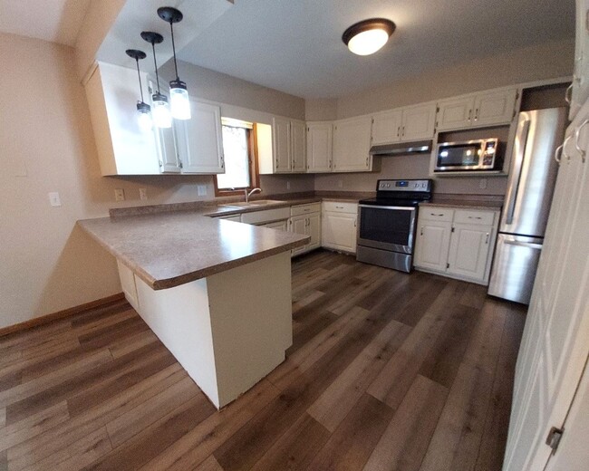 Photo - Nice 4 Bedroom 2 Bathroom house in Hudson