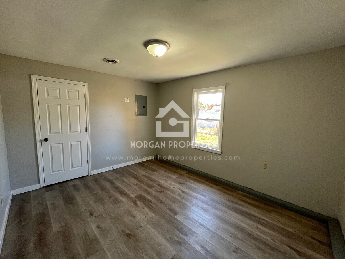 Photo - 336 W 6th St