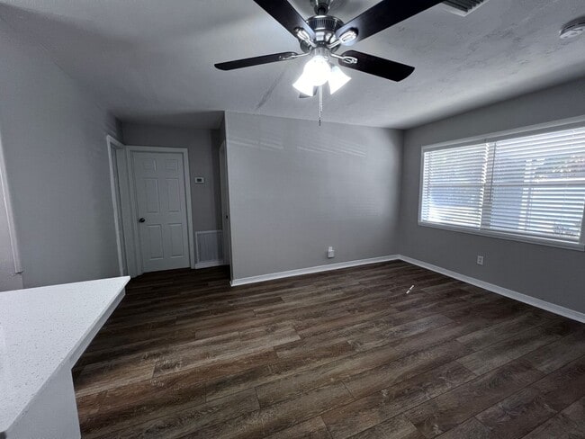 Photo - 8002 Miramar Ave