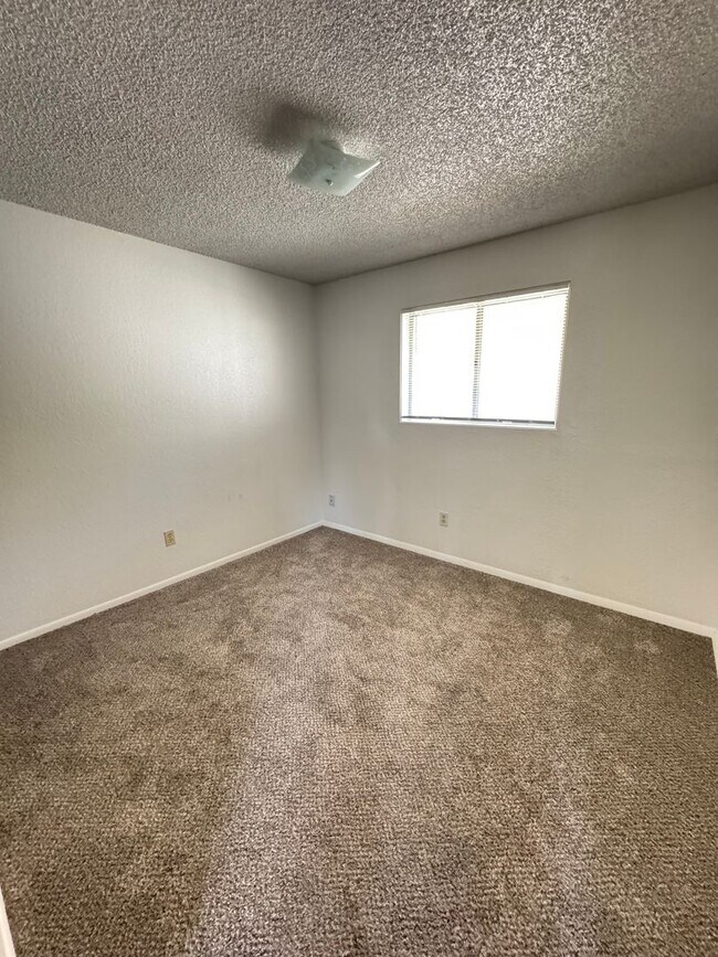 Photo - 115 Hudson Ave Unit E