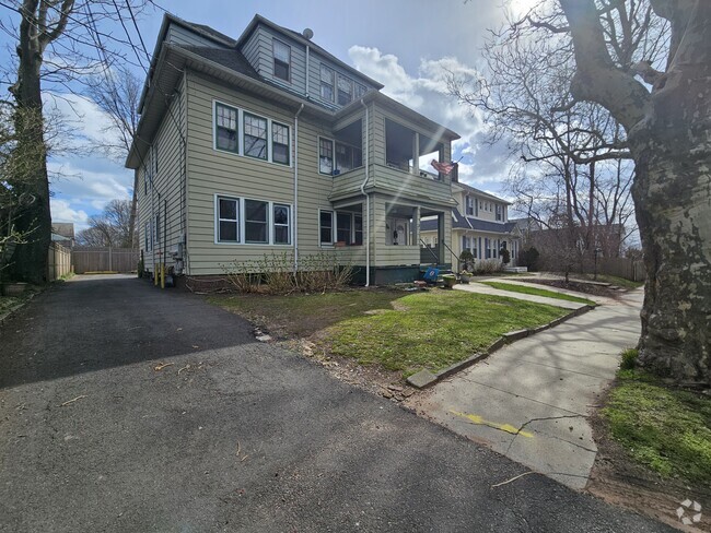 Building Photo - 106 Sea St Unit 3A Rental