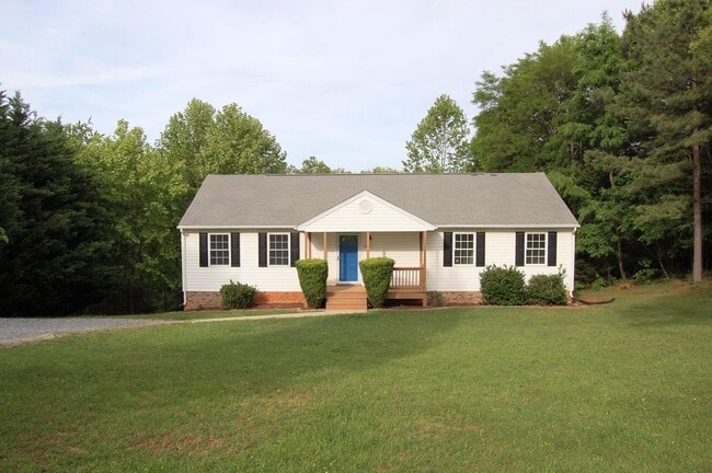 3 Bedroom Home in Forest - 3 Bedroom Home in Forest