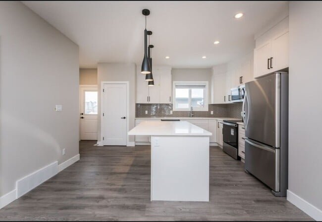 Photo - 1000 Berg Pl