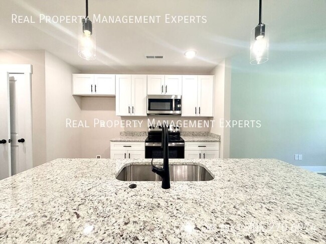 Photo - 412 N Scruggs St