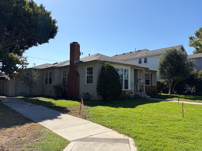Photo - 8300 Altavan Ave