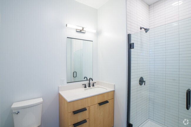 2BR, 2BA - 744SF - Master Bathroom