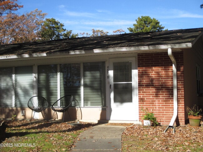 Building Photo - 469D Thornbury Ct