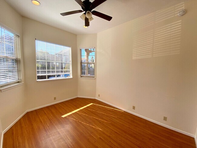 Photo - 860-866 20th St, Oakland, CA 94607 Unit 860 20th st