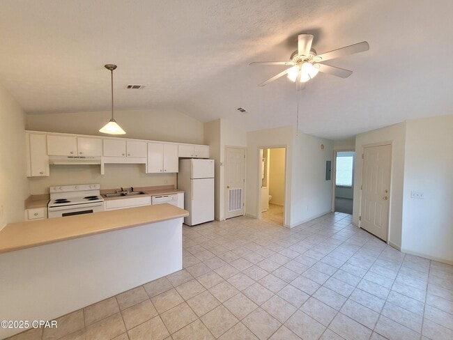Photo - 5522 Pinetree Ave
