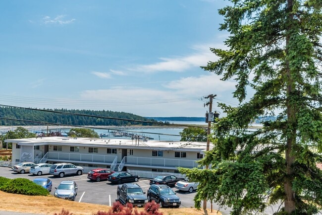 Building Photo - 2 Bed 2 Bath Water View Condo - Water/Sewe...