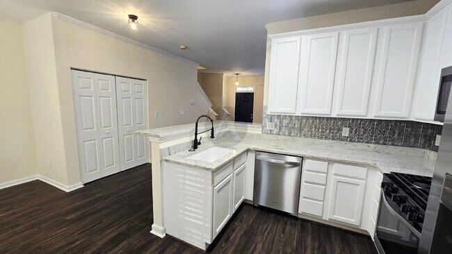 Photo - 4704 Liberty Square Dr