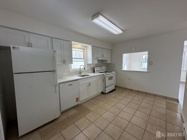 Photo - 67 Maple Ave