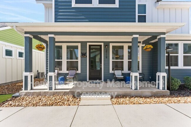 Photo - 2119 Hofstaat