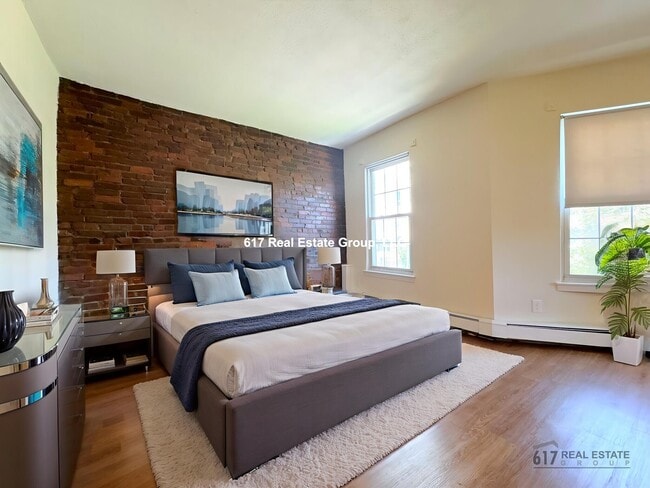 Building Photo - 62 S Huntington Ave Unit 11