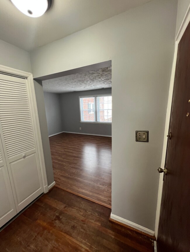 Photo - 2008 Fort Davis St SE