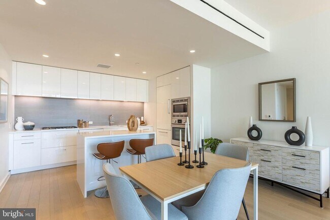 Photo - 1111 24th St NW Unidad 72