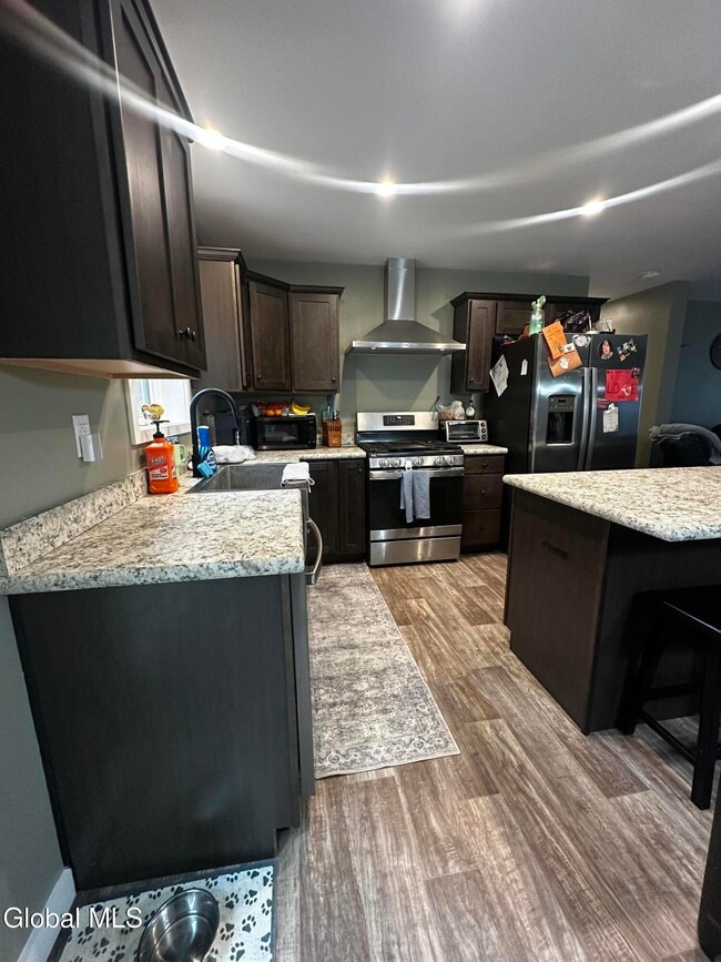 Photo - 1477 Plank Rd