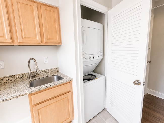 Photo - 2026 Move-In Special – $500 LEASE SIGNING BONUS!! Bright & Spacious 2BR Apartment in Southeast DC...