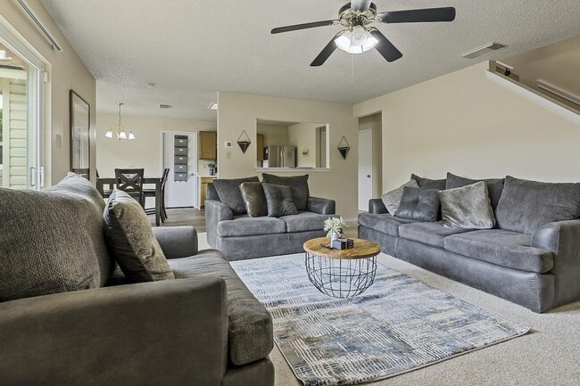 Charming 5-Bedroom Home in a Prime San Antonio Location!