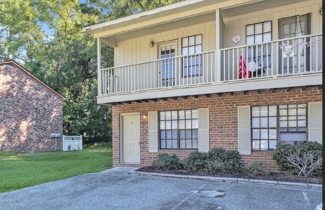 Photo - 102 Kimeran Ln