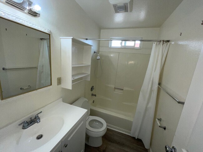 Photo - 21583 Montgomery St Unidad Upstairs