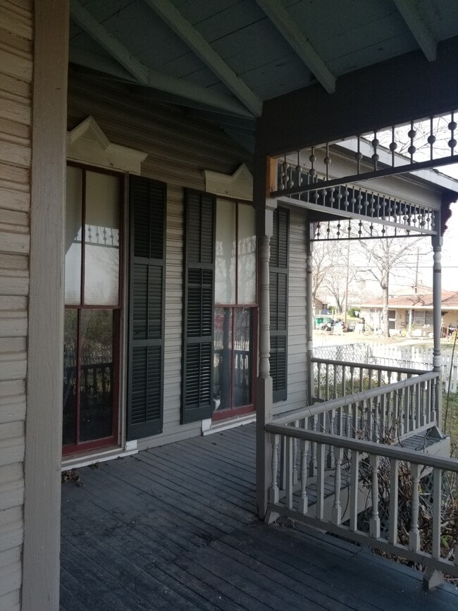 619 Washburn St Unit 1