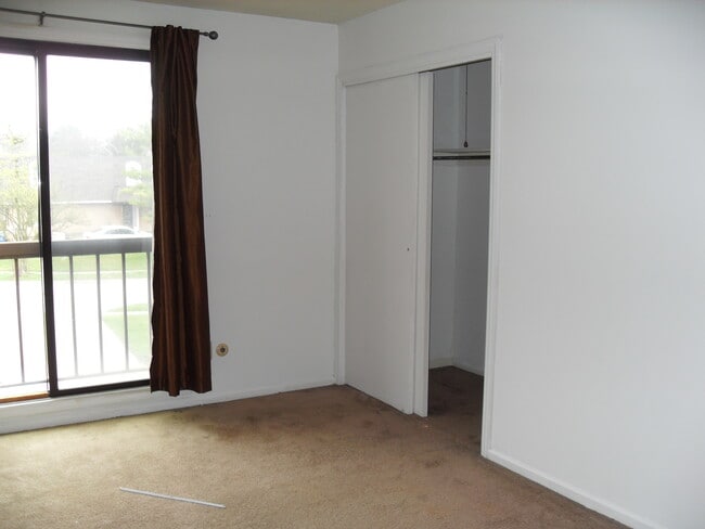 Photo - 4857 Moreland Dr W Unit Moreland Drive Apts