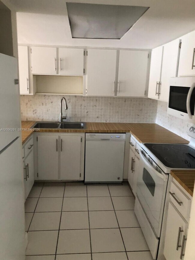 Photo - 7010 NW 186th St Unit 5-303