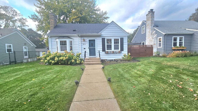Building Photo - "Charming 3-Bed Oasis in Minneapolis – Spacious 1802 Sq Ft with 2 Full Baths!"