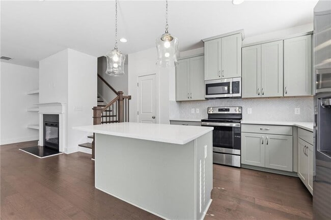 Building Photo - 6413 Shalks Xing Dr