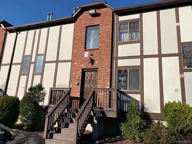 Building Photo - 135 W Nyack Rd Unit 31