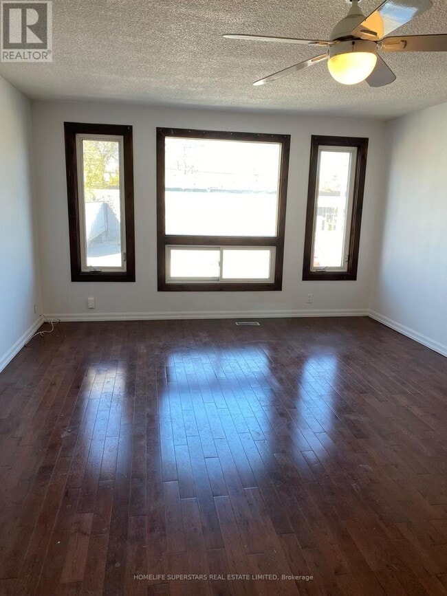 Photo - 1263 Woodbine Ave