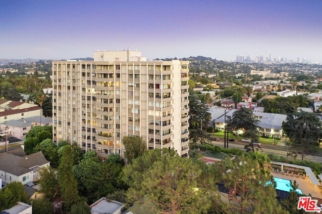 Building Photo - 4411 Los Feliz Blvd Unit 1205 Rental