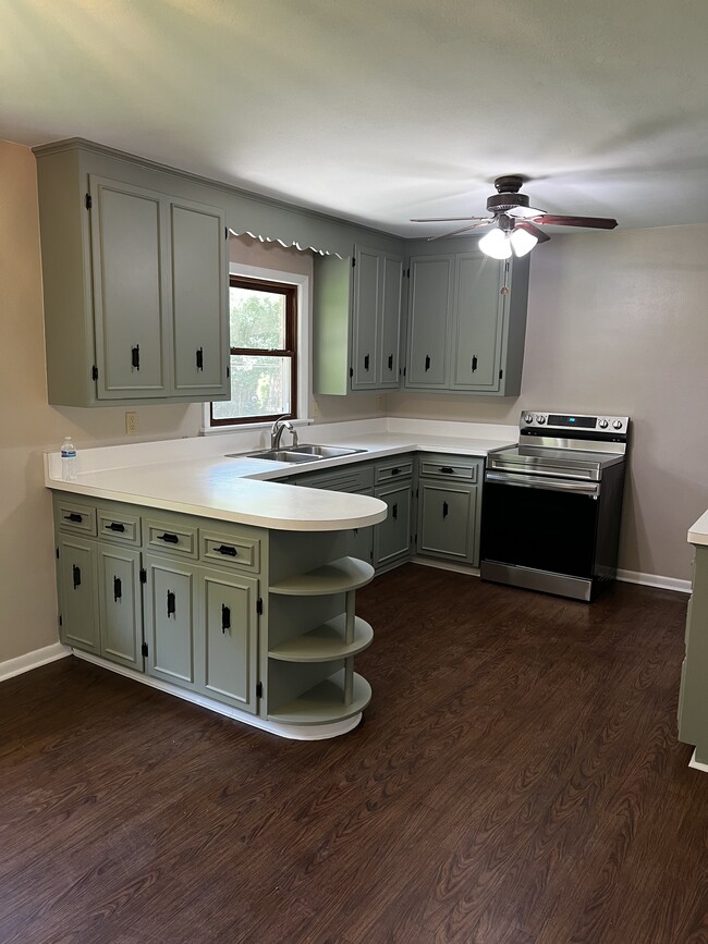 Photo - 211 Luisita Rd