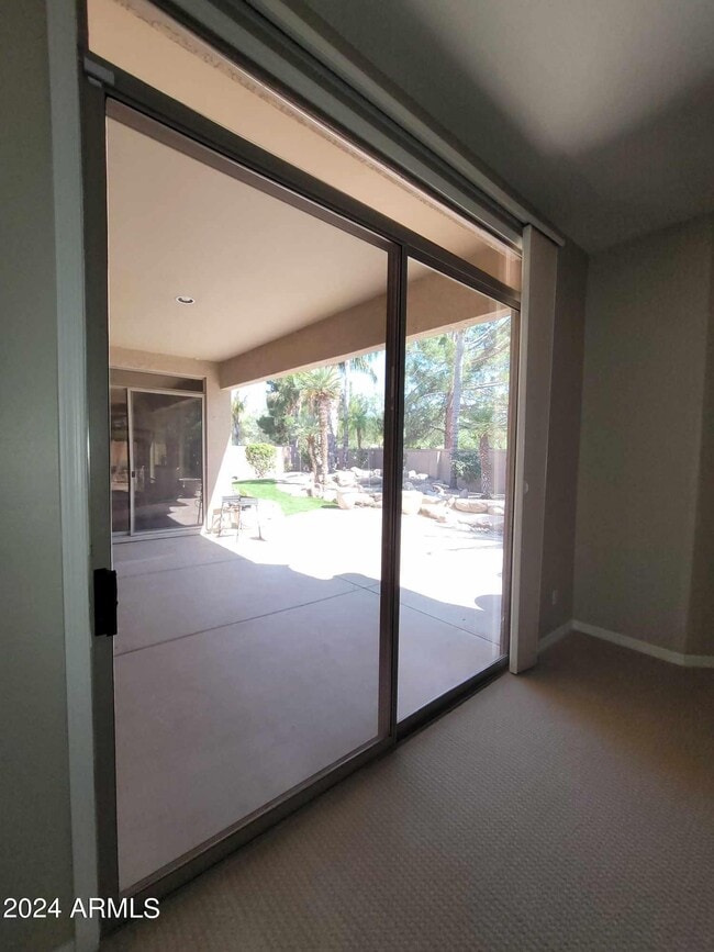 2461 W Marlin Dr
