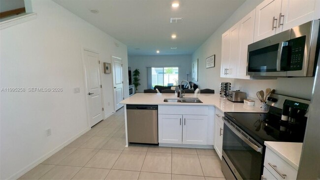 Photo - 3381 Composition St