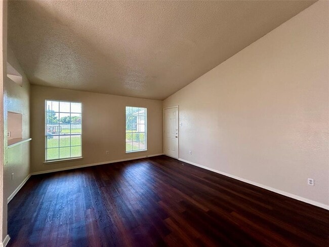 Photo - 508 Willowbend Cove