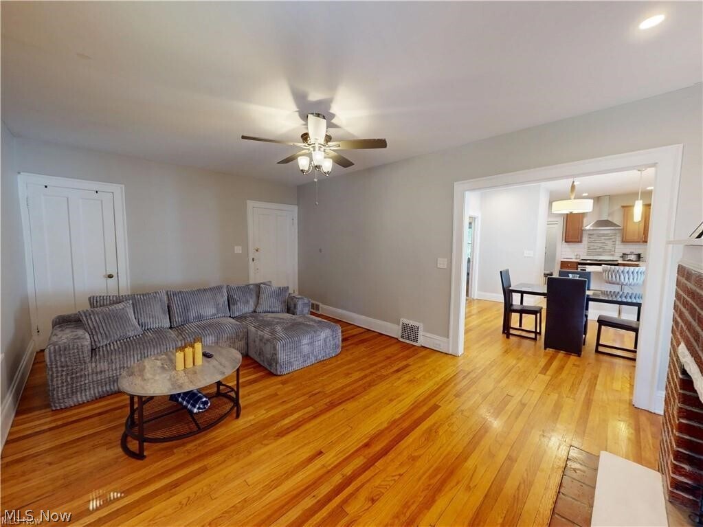 Photo - 3423 Beechwood Ave