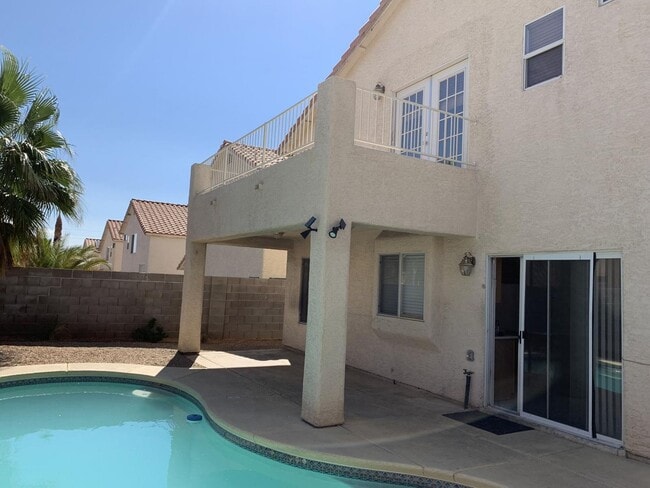 Photo - 4 Bedroom Pool Home