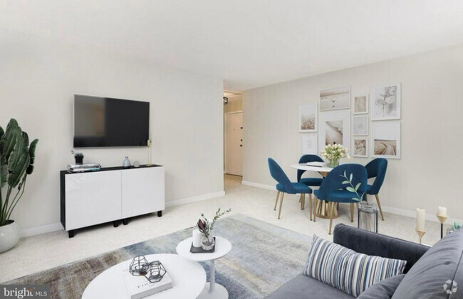 Building Photo - 200 N George Mason Dr Unit 2 Rental
