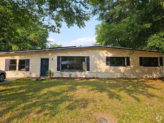 Building Photo - Lots of updates! Rental