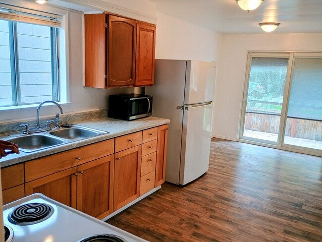 Building Photo - 508 Benson St