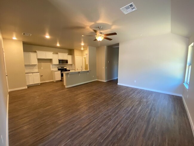 Photo - 3 bedroom 2 bath 2 car duplex available in Bethany!