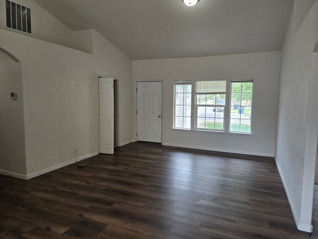 Photo - 3 Bedroom, 2 Bath Home for Rent