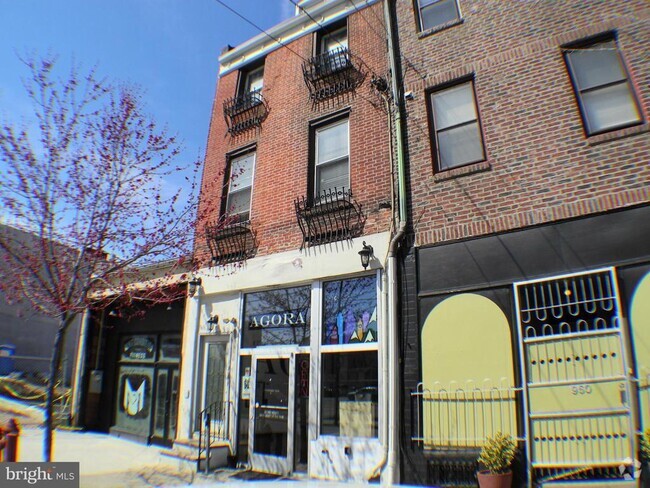 Building Photo - 958 N 2nd St Unit 2 Rental