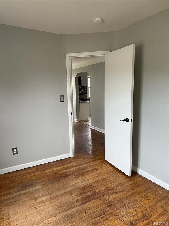 Photo - 28243 Schram St