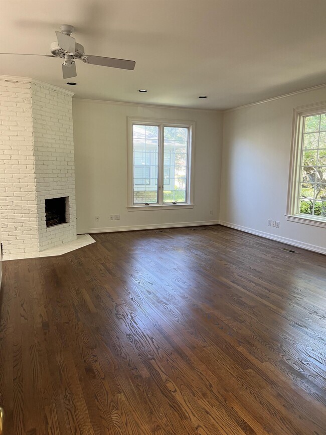Photo - 7022 Deloache Ave